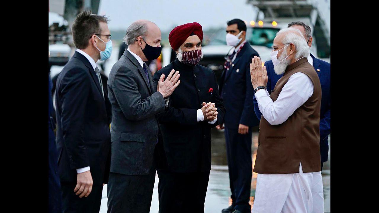 He was welcomed by India`s Ambassador to the US Taranjit Singh Sandhu, along with the Defence attache including Brigadier Anoop Singhal, Air Commodore Anjan Bhadra and naval attache Commodore Nirbhaya Bapna. Pic/PTI